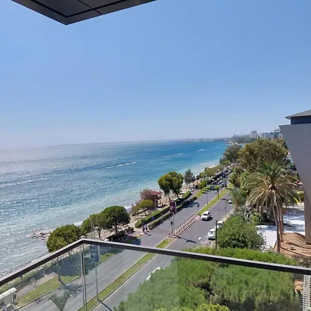 Seafront Center Apartament
