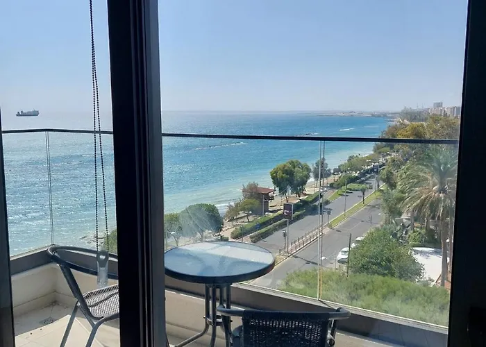 Seafront Center Appartement Limasol